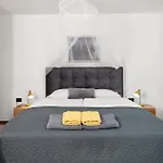 빌라 Luxury With A Swimming Pool Trget, Rasa - 23420 *