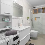 빌라 Luxury With A Swimming Pool Trget, Rasa - 23420