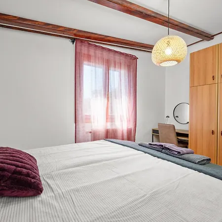 וילה Luxury With A Swimming Pool Trget, Rasa - 23420 Trget