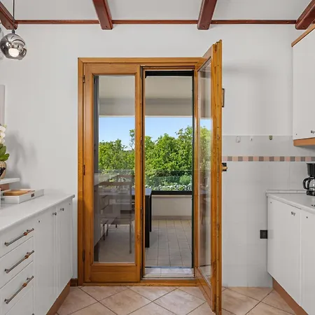Luxury With A Swimming Pool Trget, Rasa - 23420 Trget