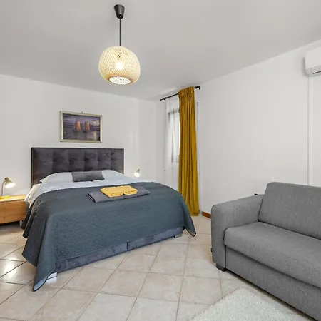 וילה Luxury With A Swimming Pool Trget, Rasa - 23420 *