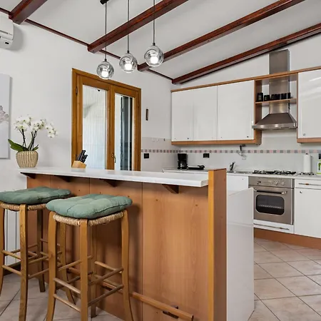 Luxury With A Swimming Pool Trget, Rasa - 23420 וילה