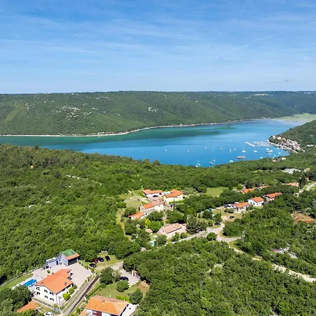 וילה Luxury With A Swimming Pool Trget, Rasa - 23420