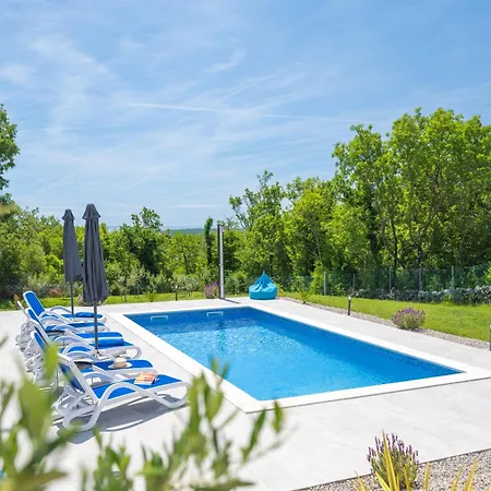 Luxury With A Swimming Pool Trget, Rasa - 23420 וילה