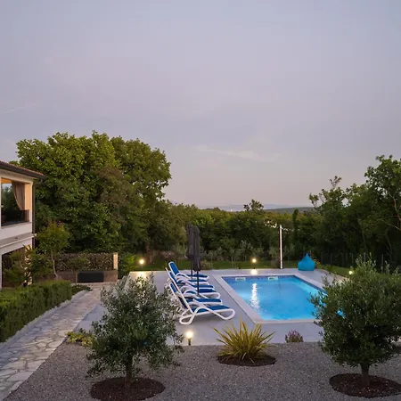 וילה Luxury With A Swimming Pool Trget, Rasa - 23420 *